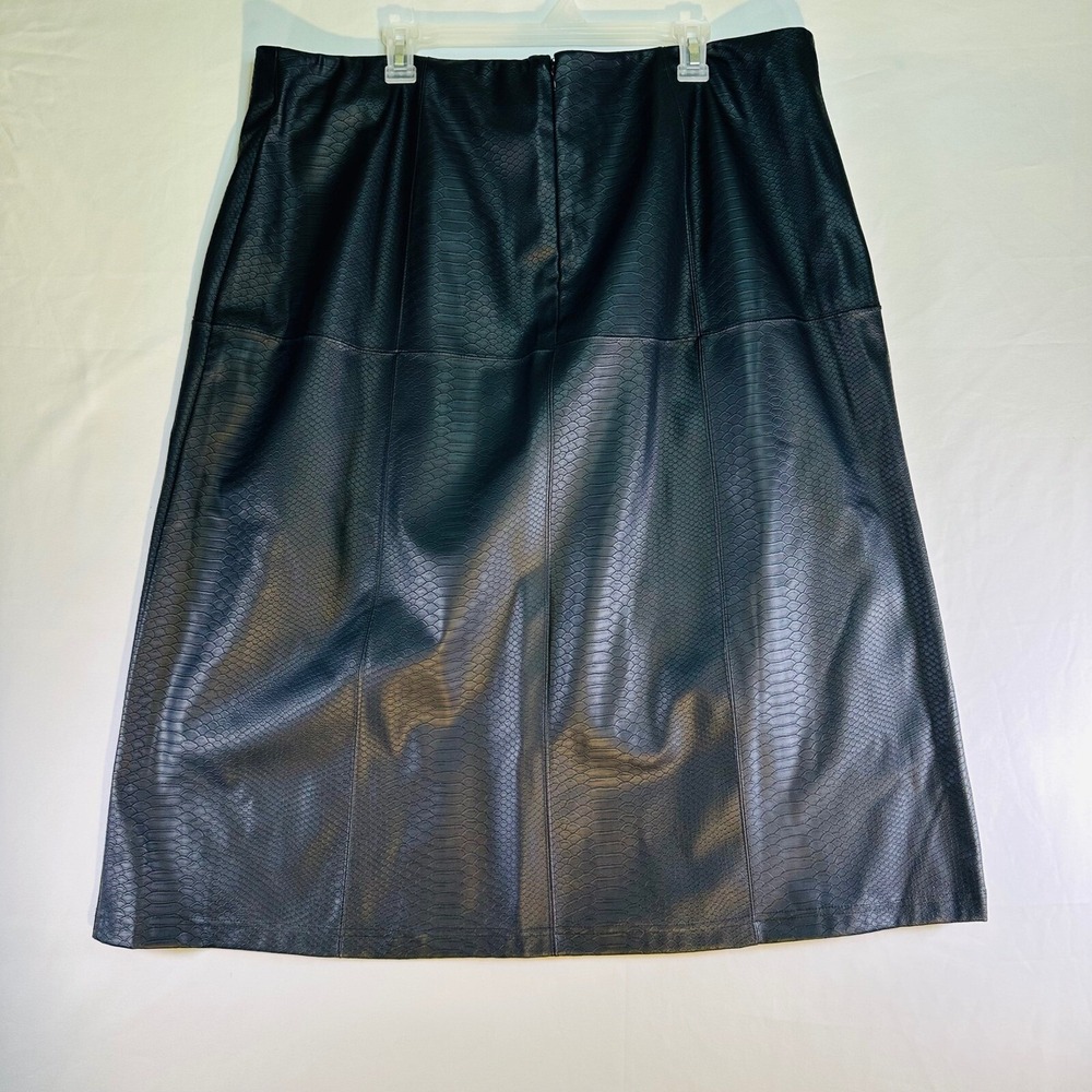 Ava & Viv Womens size 1X Faux Snake Skin Skirt Black - Picture 6 of 7